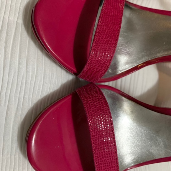 Shoes - Picture 5 of 10